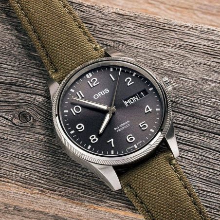 Big Crown ProPilot Big Day Date Grey Canvas - Oris 