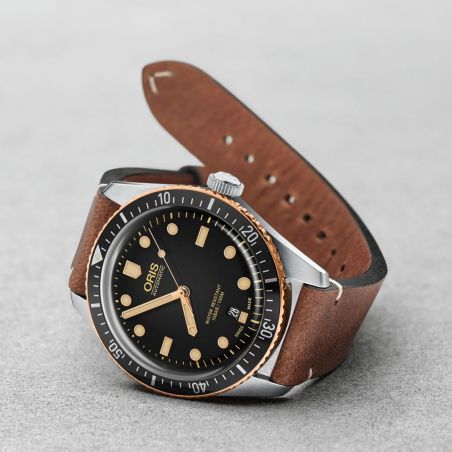 Divers Sixty-Five 40mm Bronze Bezel Black/Light Brown Leather - Oris