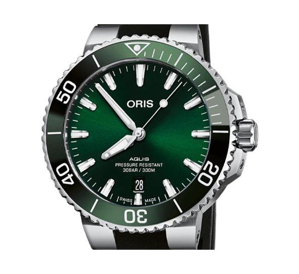 Aquis Date 41,5mm Green/Rubber - Oris 