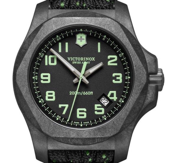 Montre Victorinox I.N.O.X. Carbon 241859