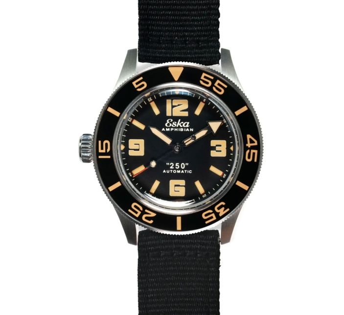 Montre Eska Amphibian 250 Black Shark Destro