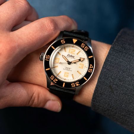 Montre Eska Amphibian 250 White Shark Destro