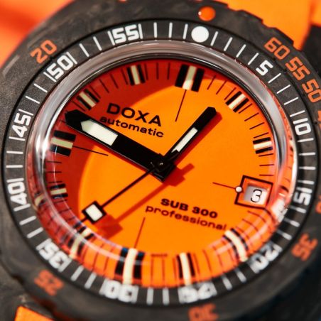 Montre Doxa SUB 300 Carbon Professional
