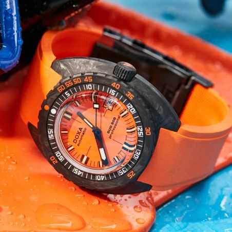 Montre Doxa SUB 300 Carbon Professional