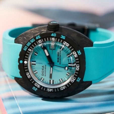 Montre Doxa SUB 300 Carbon Aquamarine