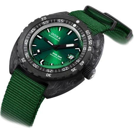 Montre Doxa SUB 300 Carbon Sea Emerald