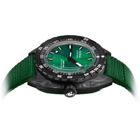 Montre Doxa SUB 300 Carbon Sea Emerald