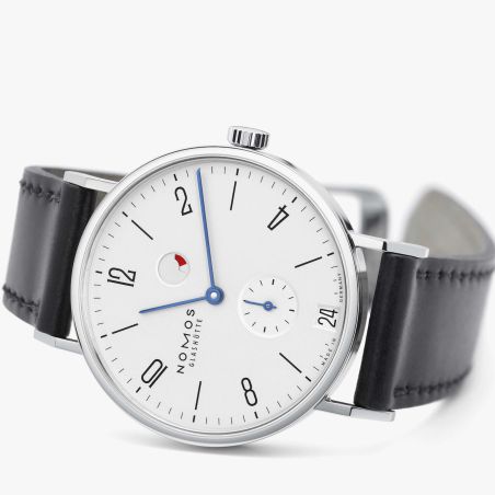 Montre Nomos Tangente Date Réserve de Marche