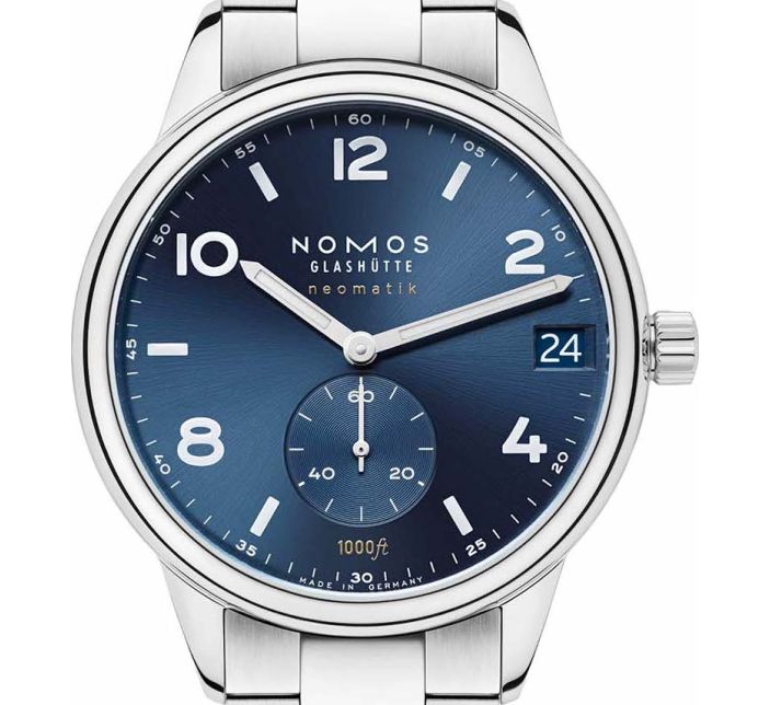 Montre Nomos Club Neomatik 42 Date Bleu Club Sport