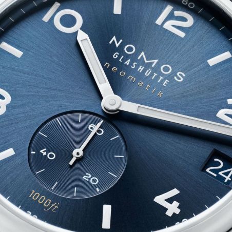 Montre Nomos Club Sport Neomatik 42 Date Bleu 782