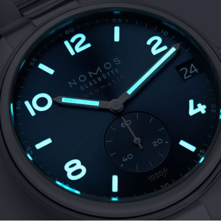 Montre Nomos Club Neomatik 42 Date Bleu Club Sport